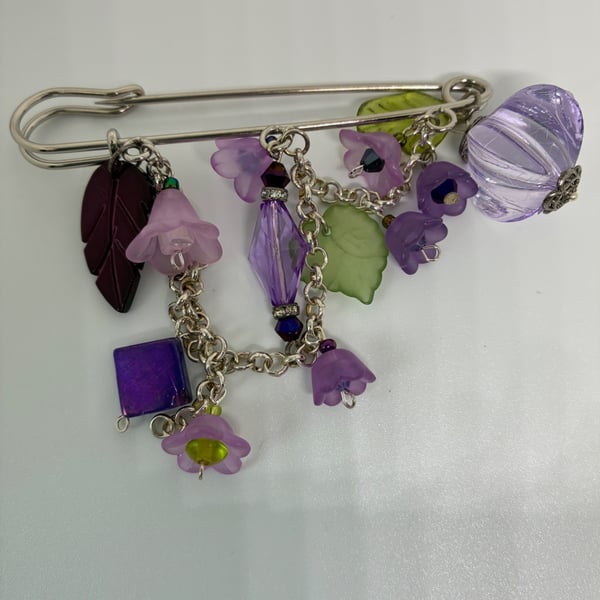 Lilac kilt pin