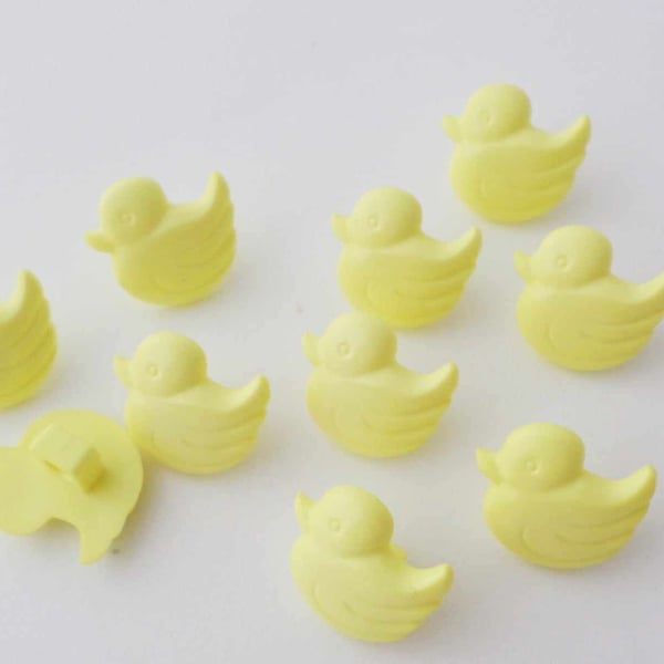 10 yellow baby duck buttons 15mm