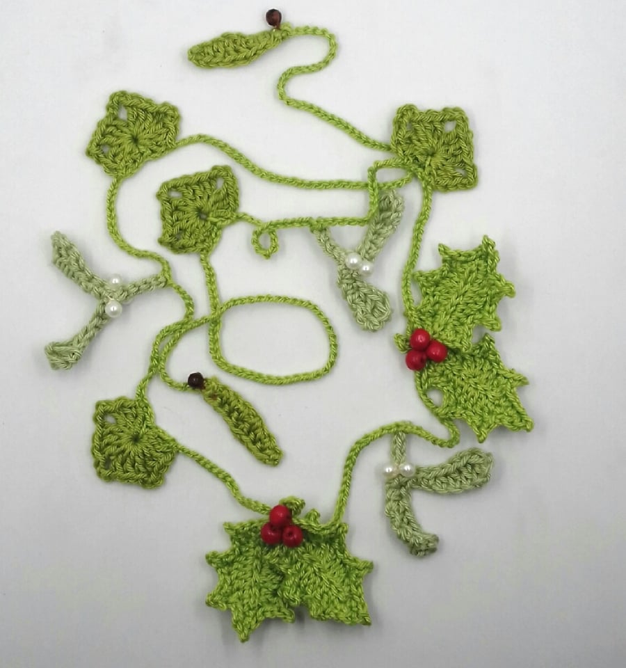 Crochet Christmas Garland 