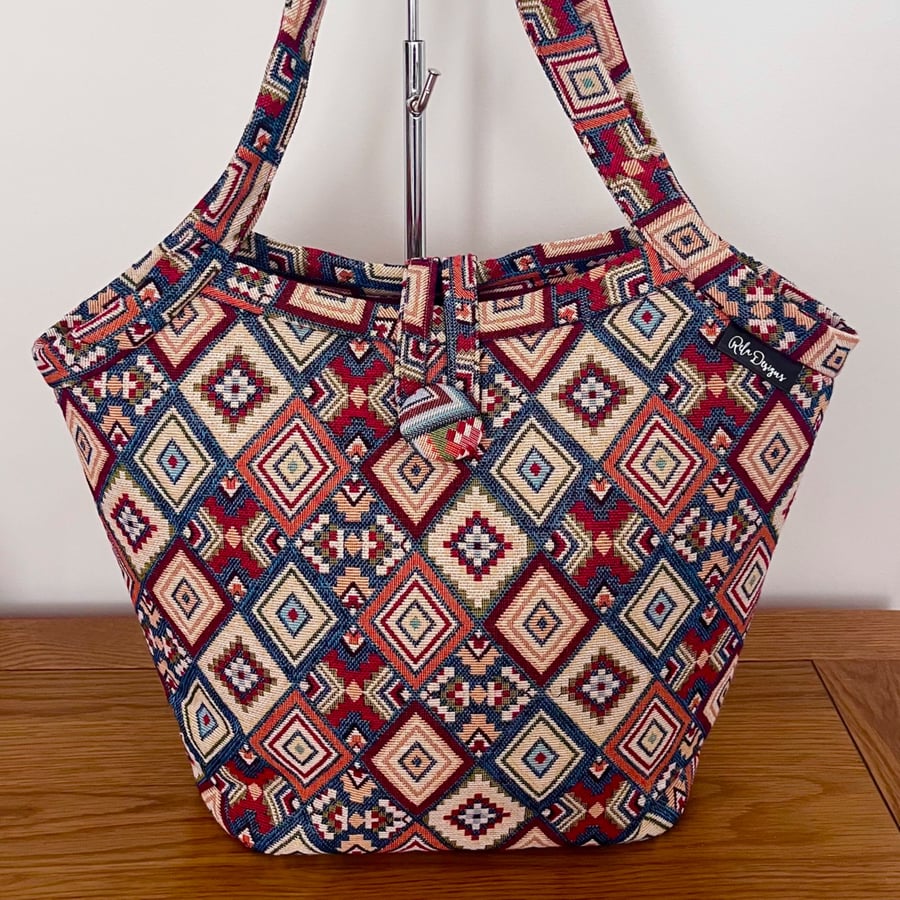 Image of Bucket bags, tote bags aztec