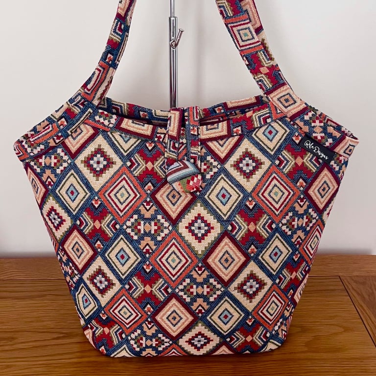 Bucket bag, shoulder bag