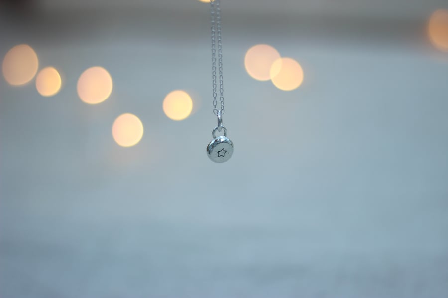 Silver Star Pebble Pendant