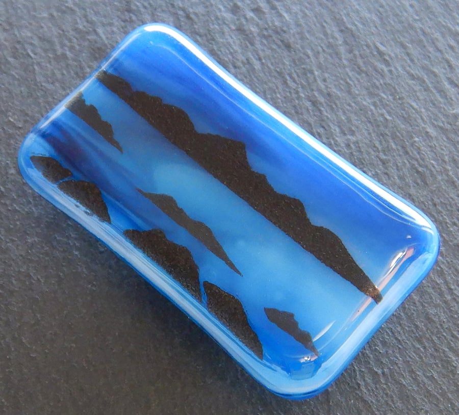 HANDMADE FUSED DICHROIC GLASS 'ISLE OF ARRAN' BROOCH.