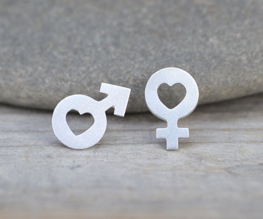Mars & Venus heart earring studs in sterling silver, with heart shapes
