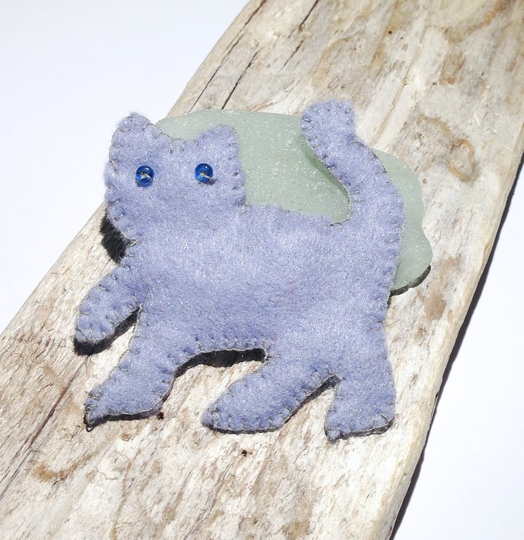 Smoky Grey Cat Felt Brooch - UK Free Post