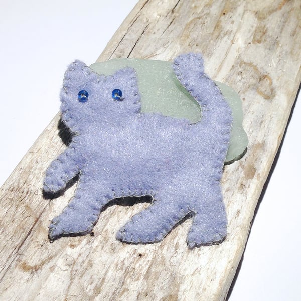 Smoky Grey Cat Felt Brooch - UK Free Post