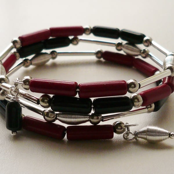 Wrap Around Memory Wire Bracelet Red Howlite Black Glass Silver Tube  KCJ1579