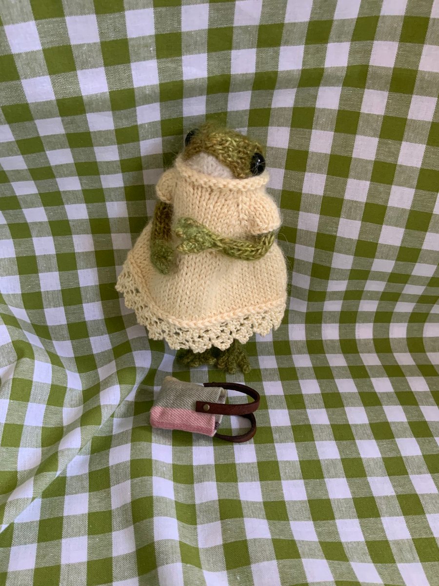 Martha! Hand Knitted Frog - Dot Pebbles Pattern