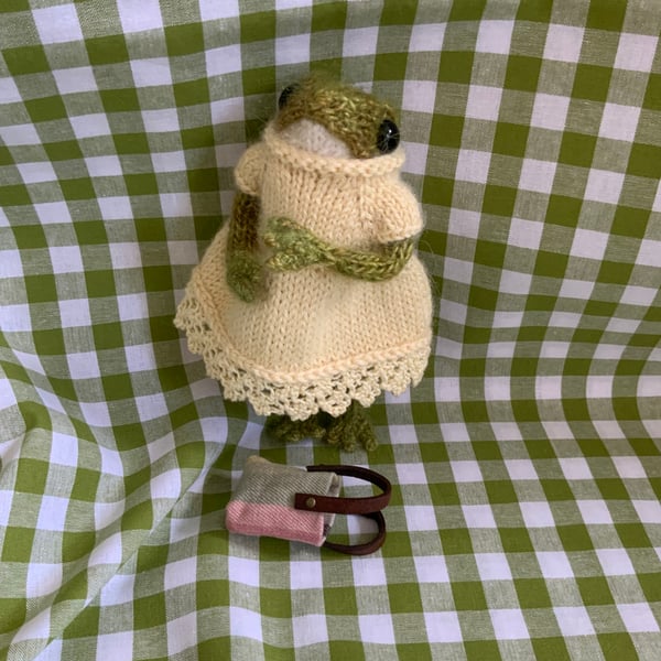 Martha! Hand Knitted Frog - Dot Pebbles Pattern