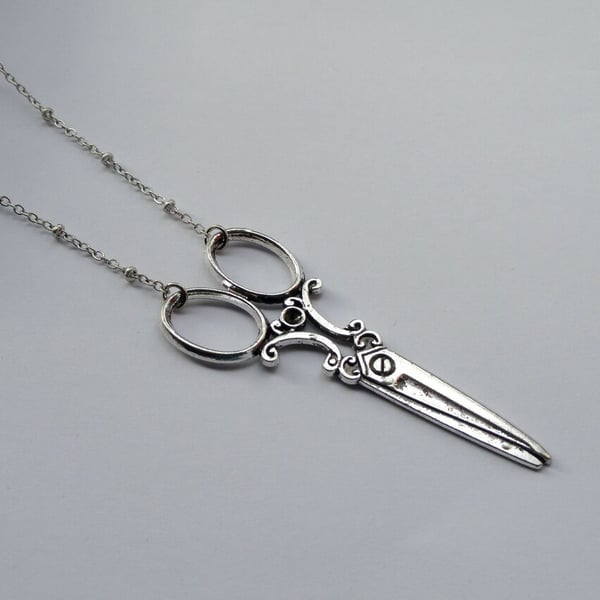 Long scissors charm necklace