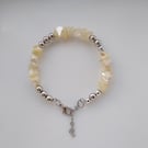 Memory Wired Pearl Coloured Chipped Bracelet