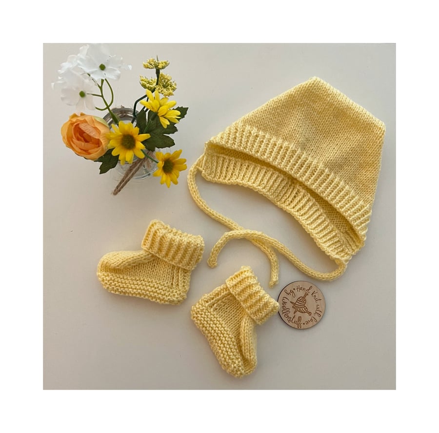15% OFF Sample Sale. Handknitted Ivory Baby Bonnet & Booties Set - 0-3 months.