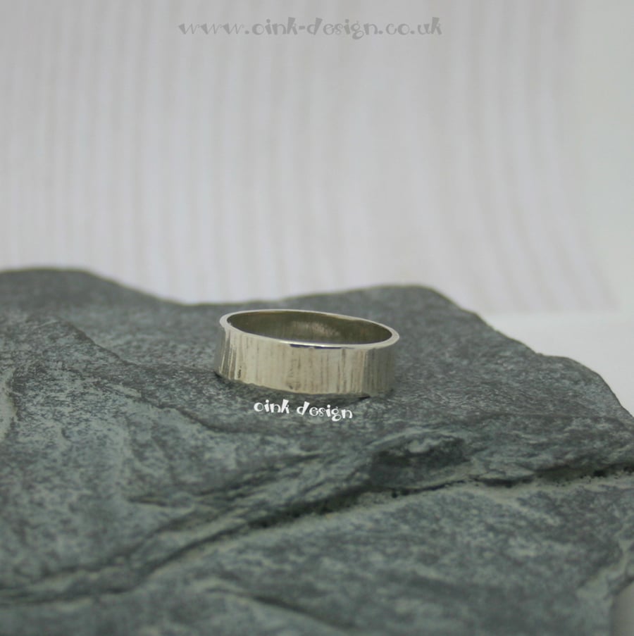 Sterling silver textured ring size S