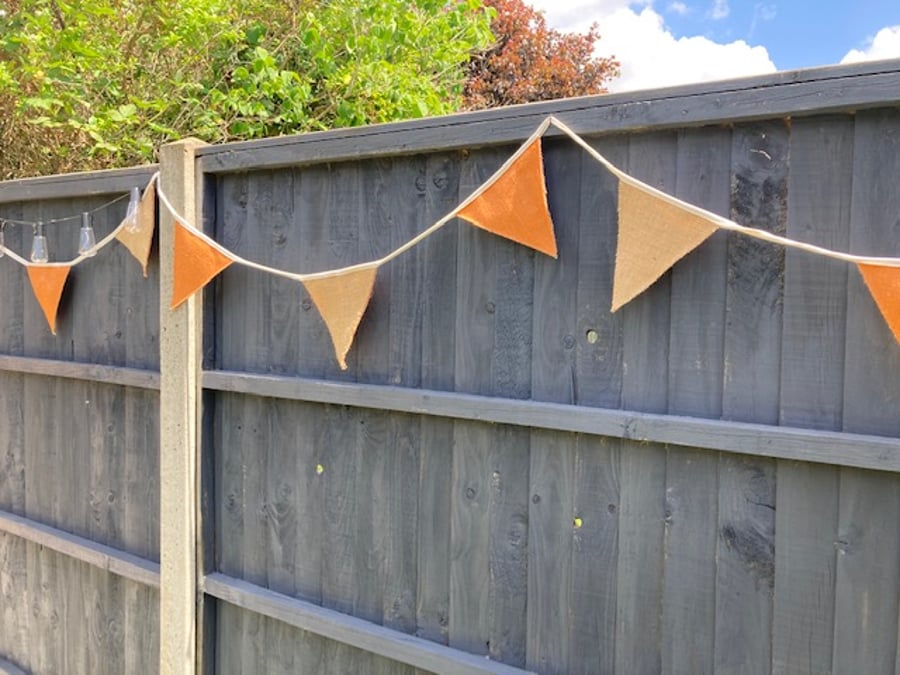 Outdoor bunting