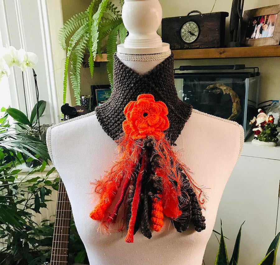 Chunky crochet neck wrap brown-red hand crochet flowers