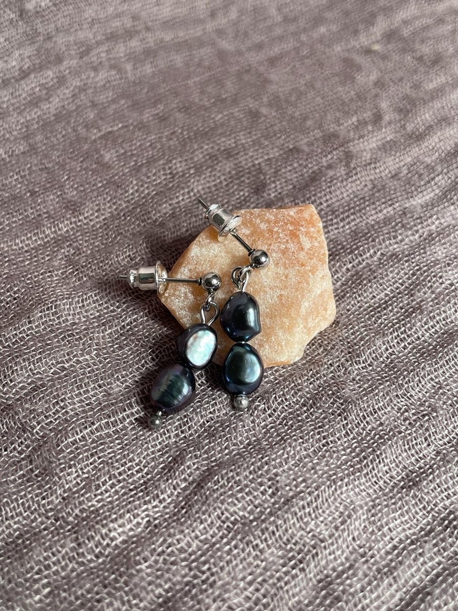 Handmade black pearl hypoallergenic earrings, gift for her