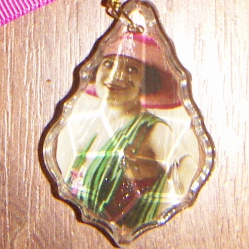 Chandelier pendant with vintage image