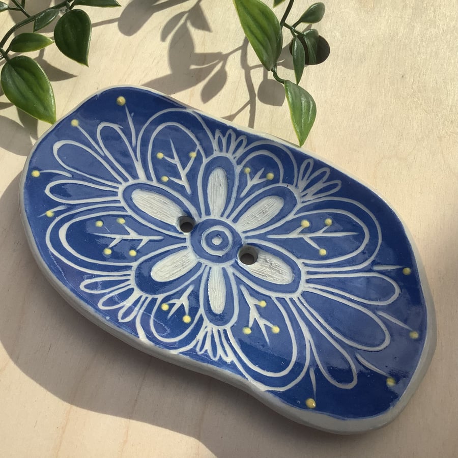 Blue flower soap dish