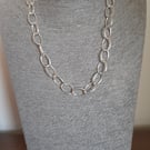 SILVER PLATED CHAIN LINK NECKLACE.