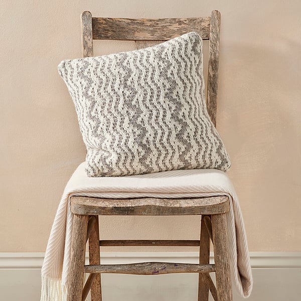 Lightwaves cushion knitting pattern