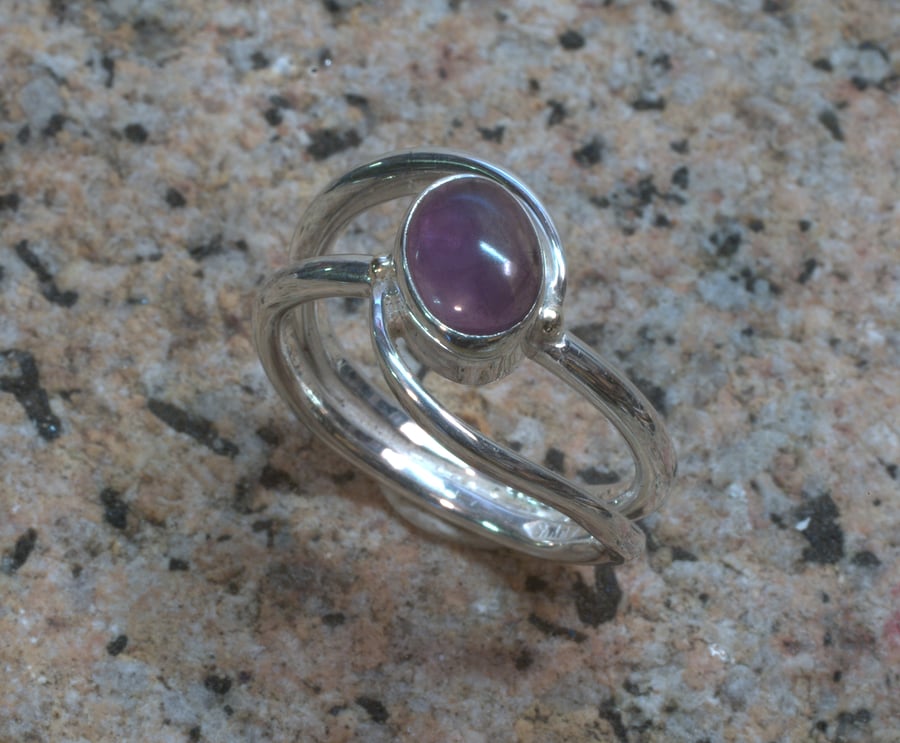 Silver Ring with Amethyst cabochon & 9ct beading Size O