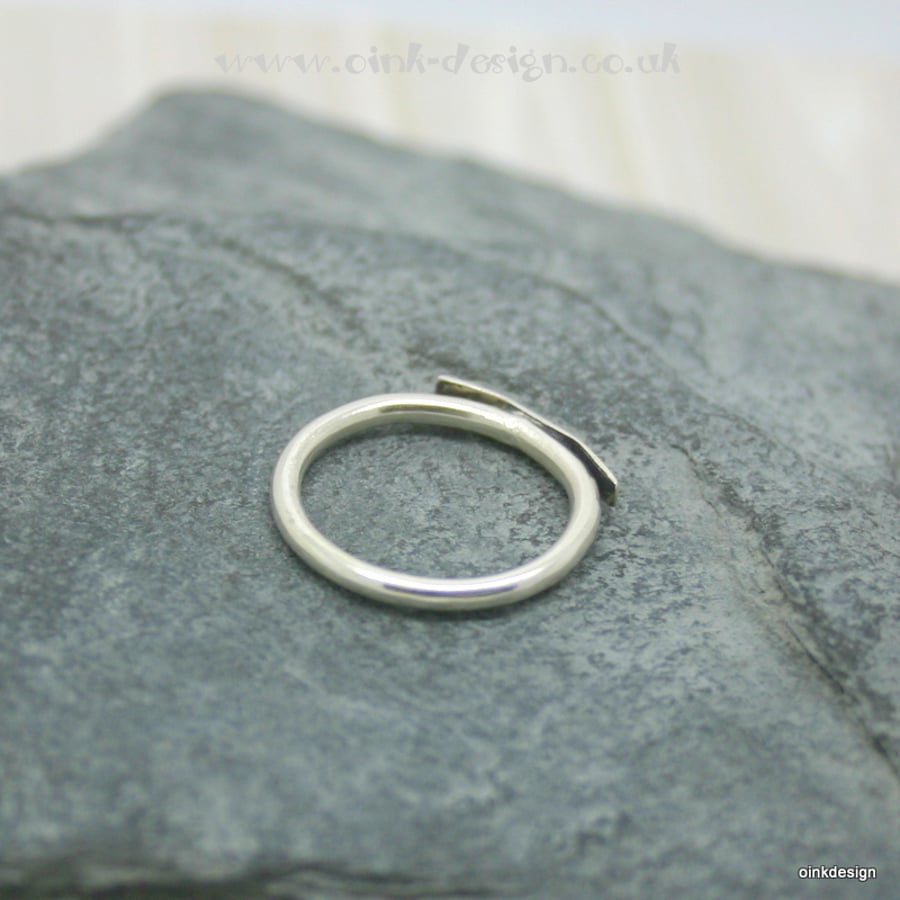 Delicate sterling silver ring size L