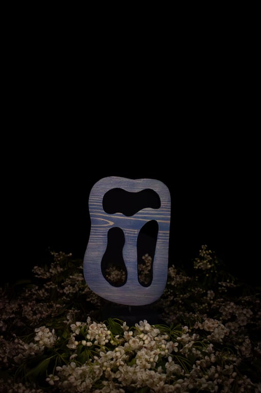 "Observer" - abstract wooden sculpture 