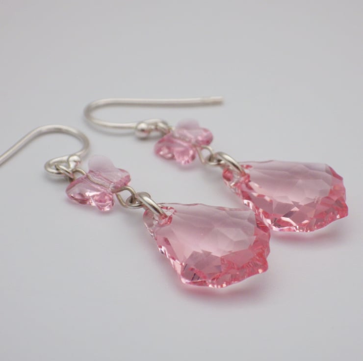 Rose pink Swarovski baroque drop earrings with ... - Folksy