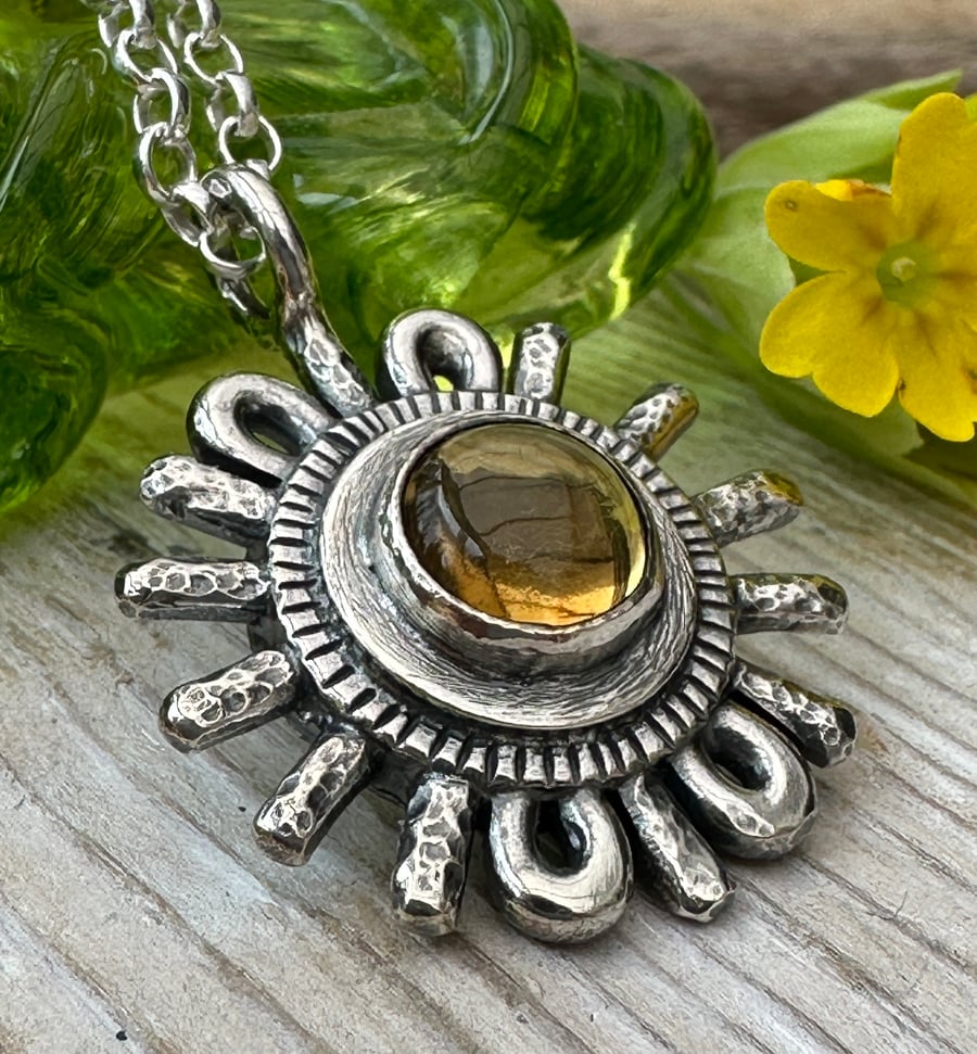 Sunne Relic Pendant