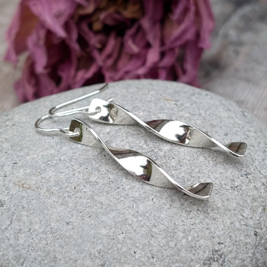 Sterling Silver 50mm Long Twisted Dangle Earrings Sterling Silver 50mm Long Twisted Dangle Earrings