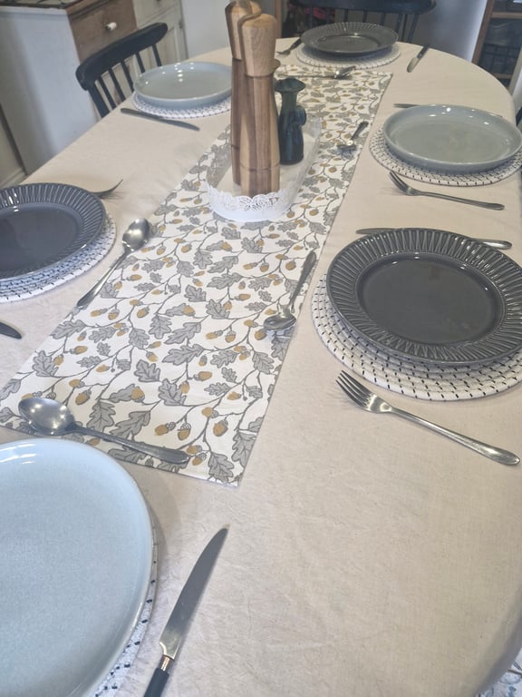 Acorn White Table Runner