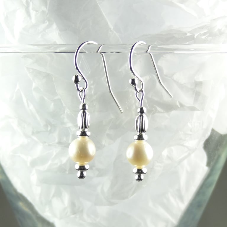 Freshwater pearl drop earrings, sterling silver, 6mm, in a gift box 