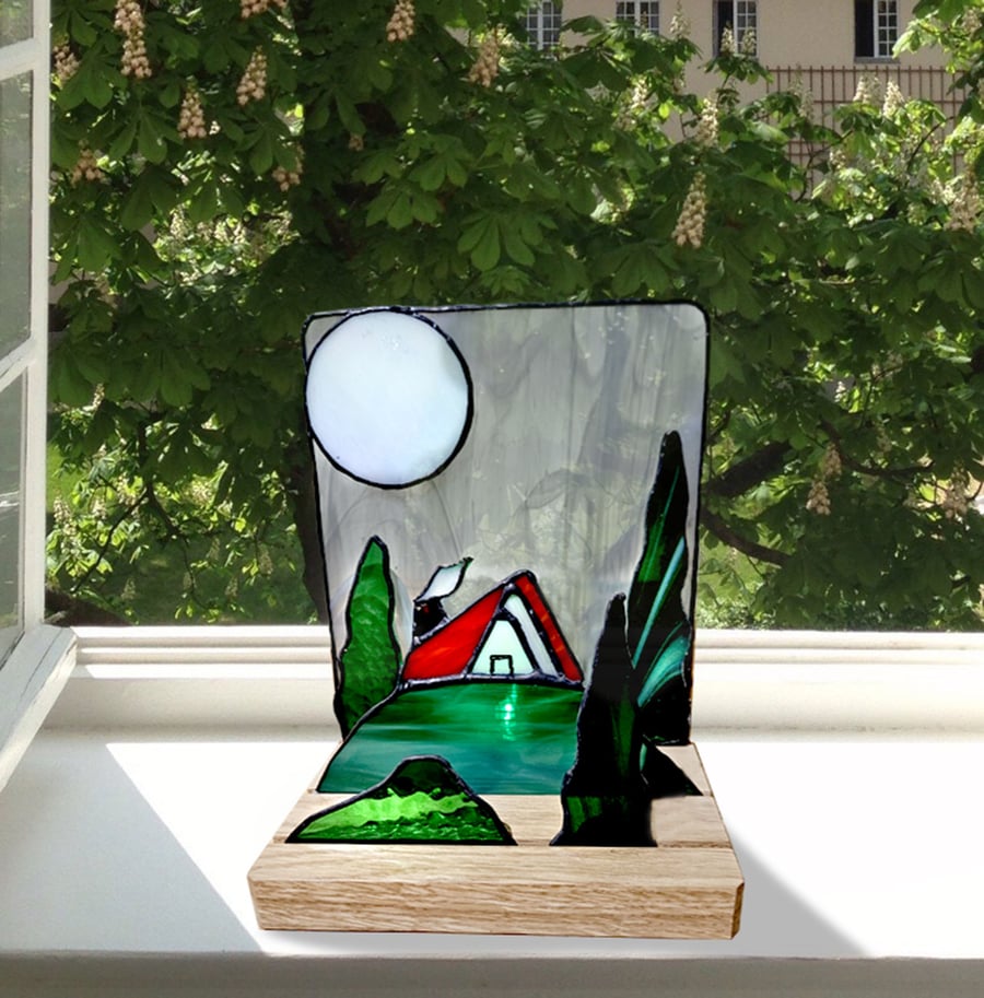 Stained Glass Red Roofed Cottage 3D Suncatcher Lamp
