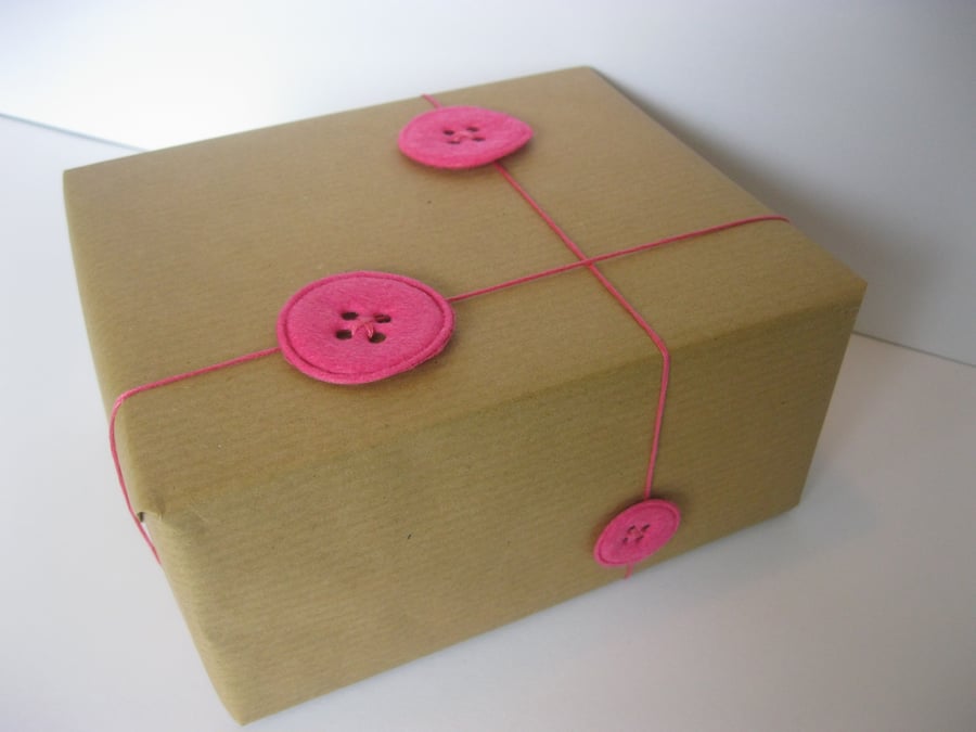 Button String Gift Wrap Set (Pink)