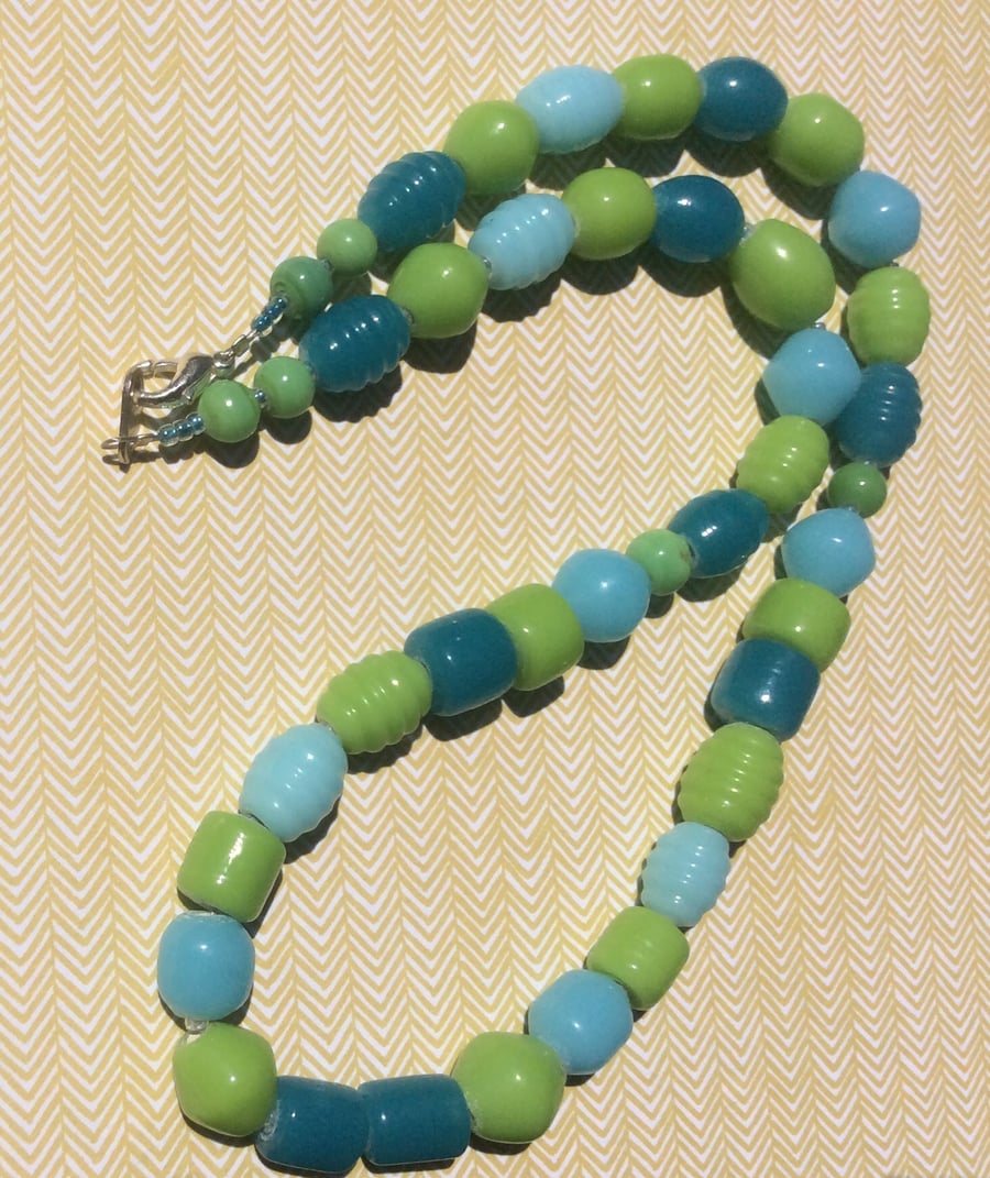 Pretty Turquoise and Lime Green Coloured Bead Necklace