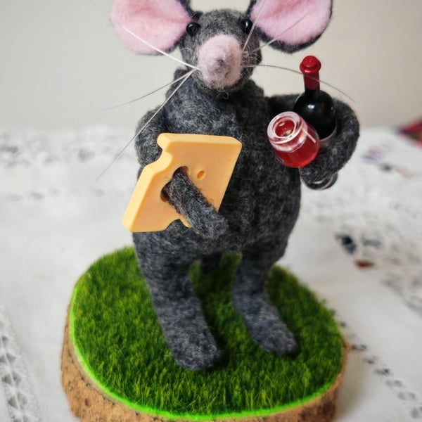 Cheese 'n' Wine handmade felt Mouse