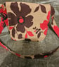 Sturdy fully lined cross body flowered bag - Image 6