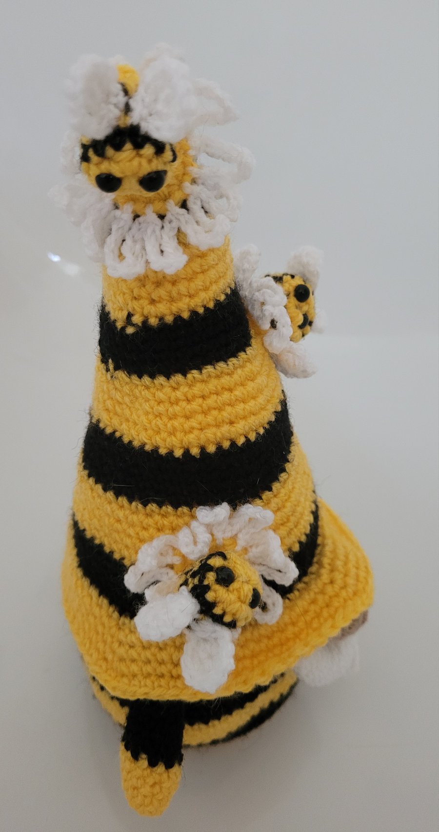 Daisy, Bee Gonk, crocheted 