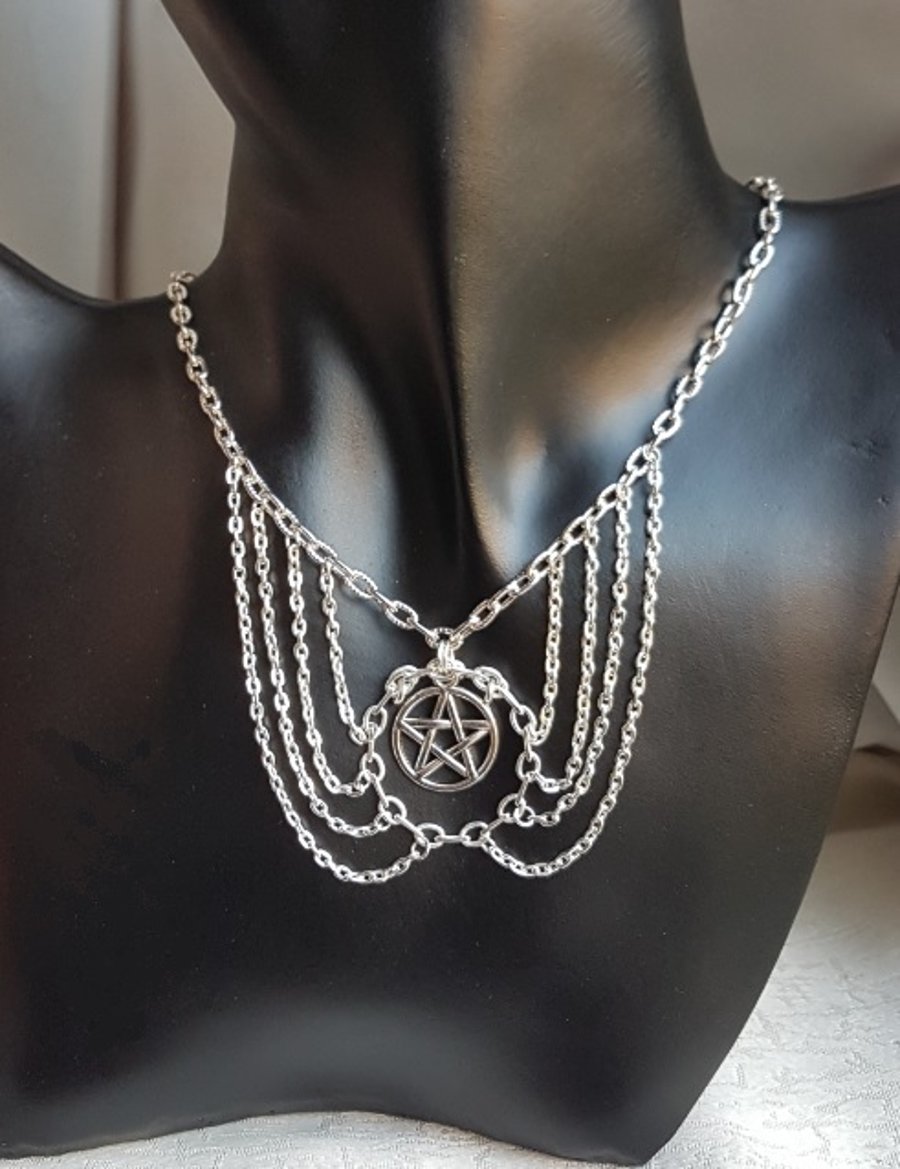 Gorgeous Dangly Pentacle Necklace - Silver Tones.