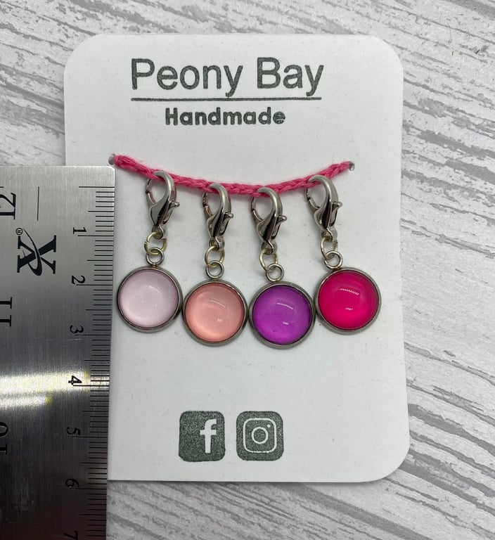 Set of 4 pink stitch markers