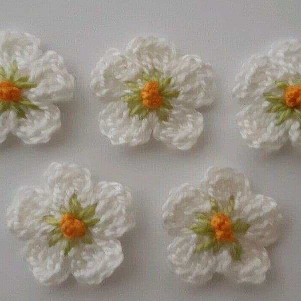 Tiny White Orange Crochet Flowers- Appliques- Embellishments- Crafts
