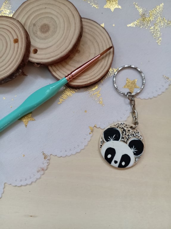 Wooden circular panda face keyring 