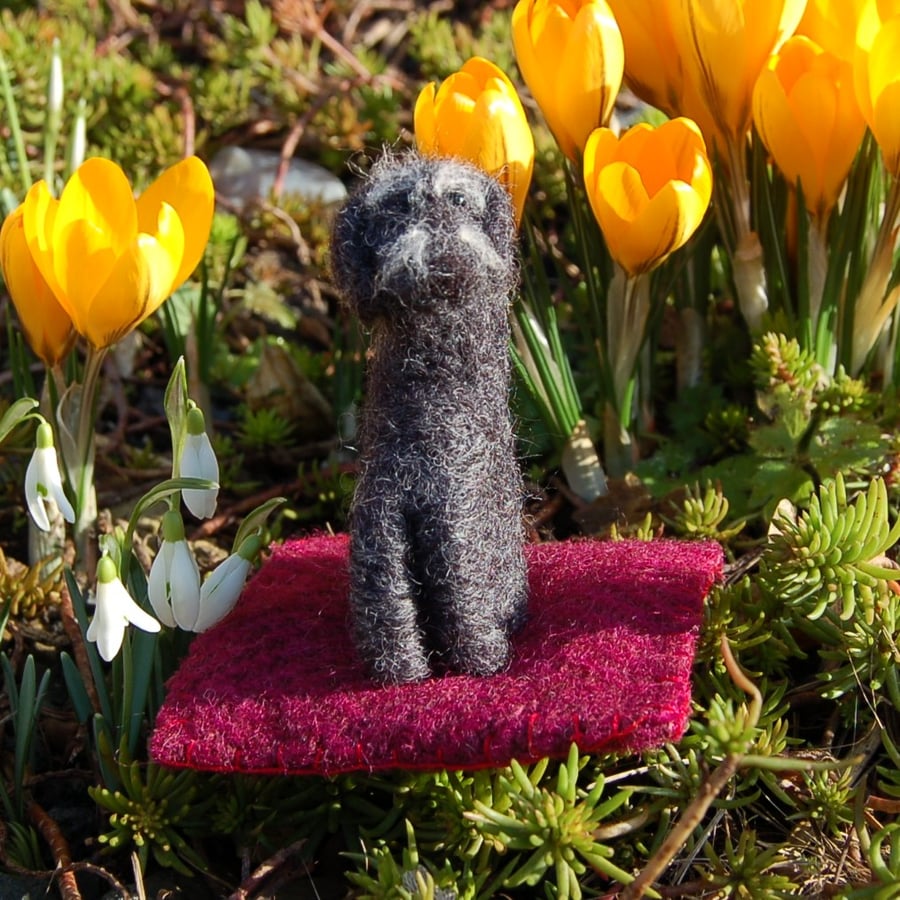 Needle felt dark grey dog, 4 ins tall, wool dog - wool sculpture