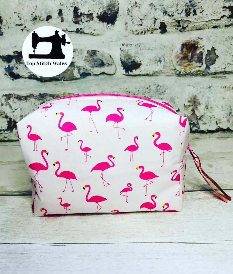 Flamingo print cosmetics bag