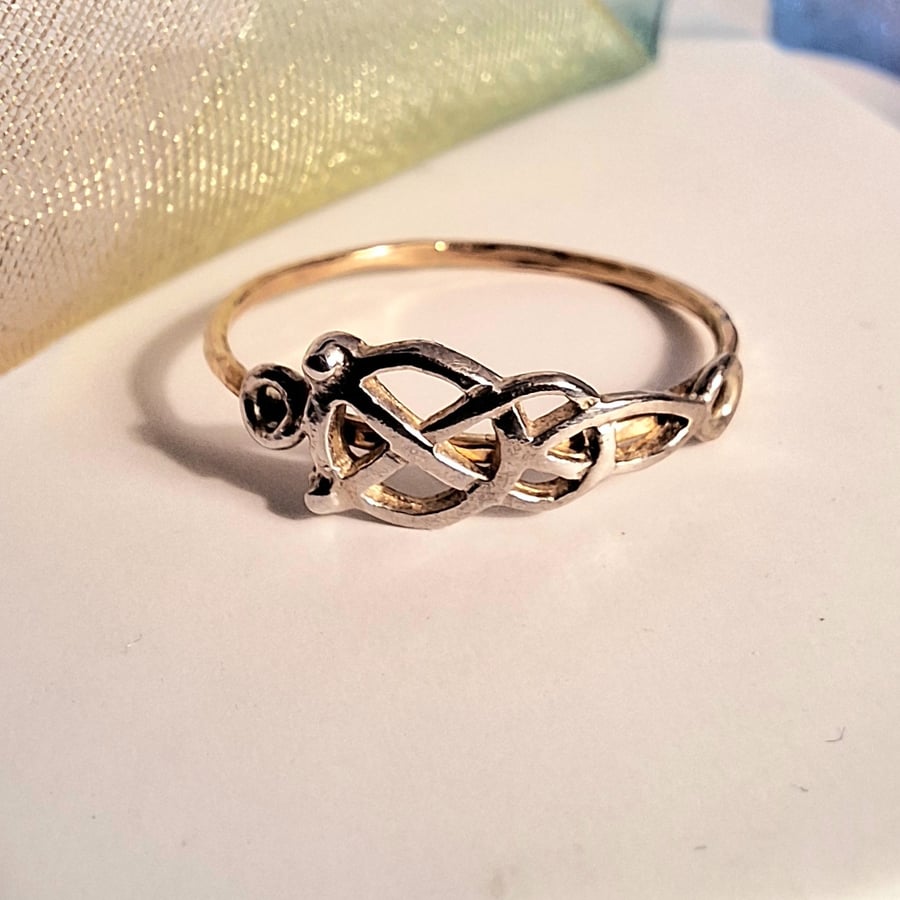 Delicate Celtic Knotwork Ring