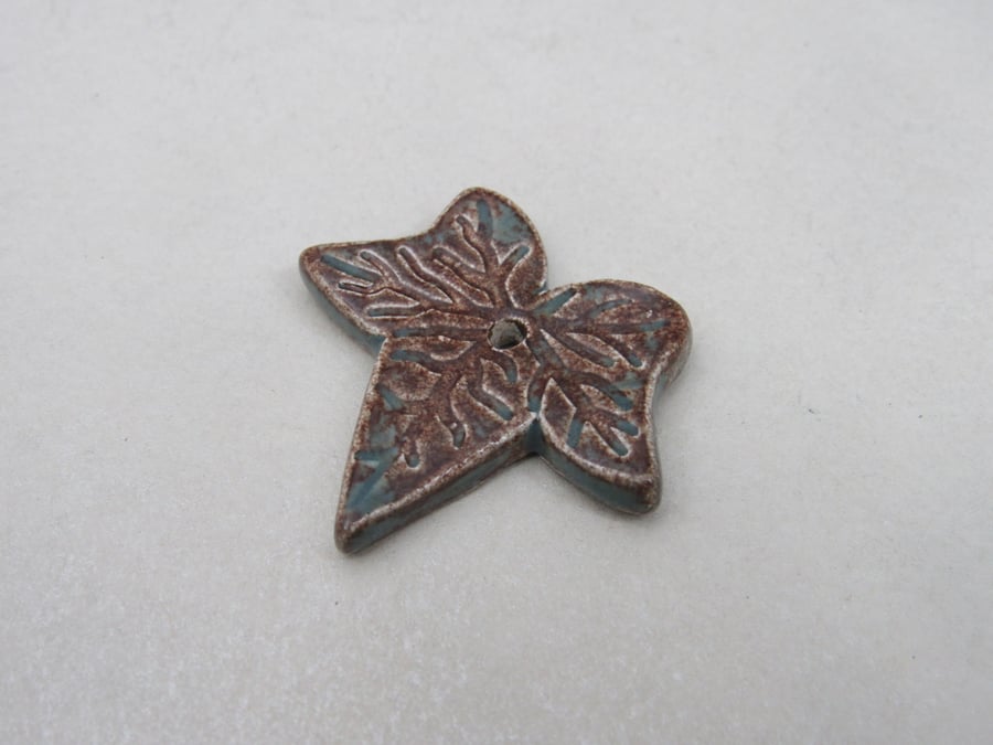 Sedge Green Brown Textured Ivy Leaf Ceramic Pendant