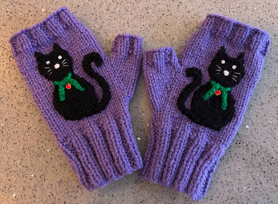 Dark Purple Fingerless Gloves With Black Cat (J168)