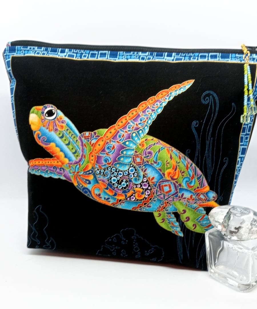Turtle toiletry bag 24KF