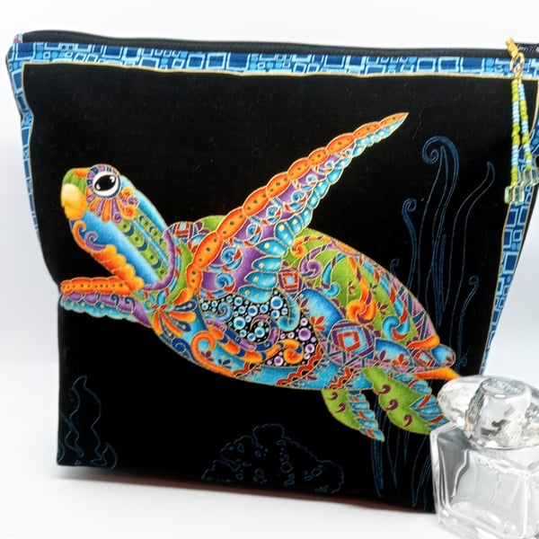 Turtle toiletry bag 24KF