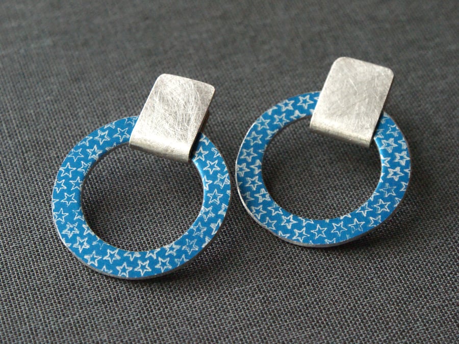 Colour pop circle studs blue